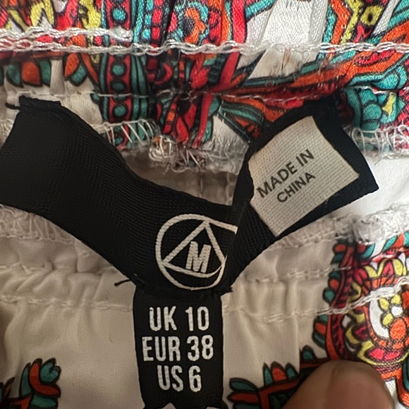 Missguided White and Red Patterned Athletic Shorts - Picture 3 of 6